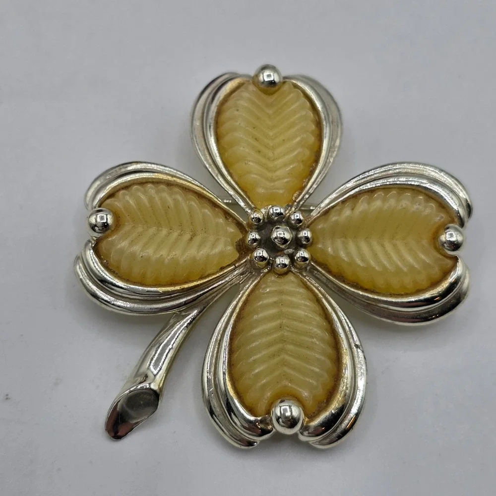 Marboux Vintage Four Leaf Clover Brooch‎ Silver Tone Yellow Lucite Signed 556